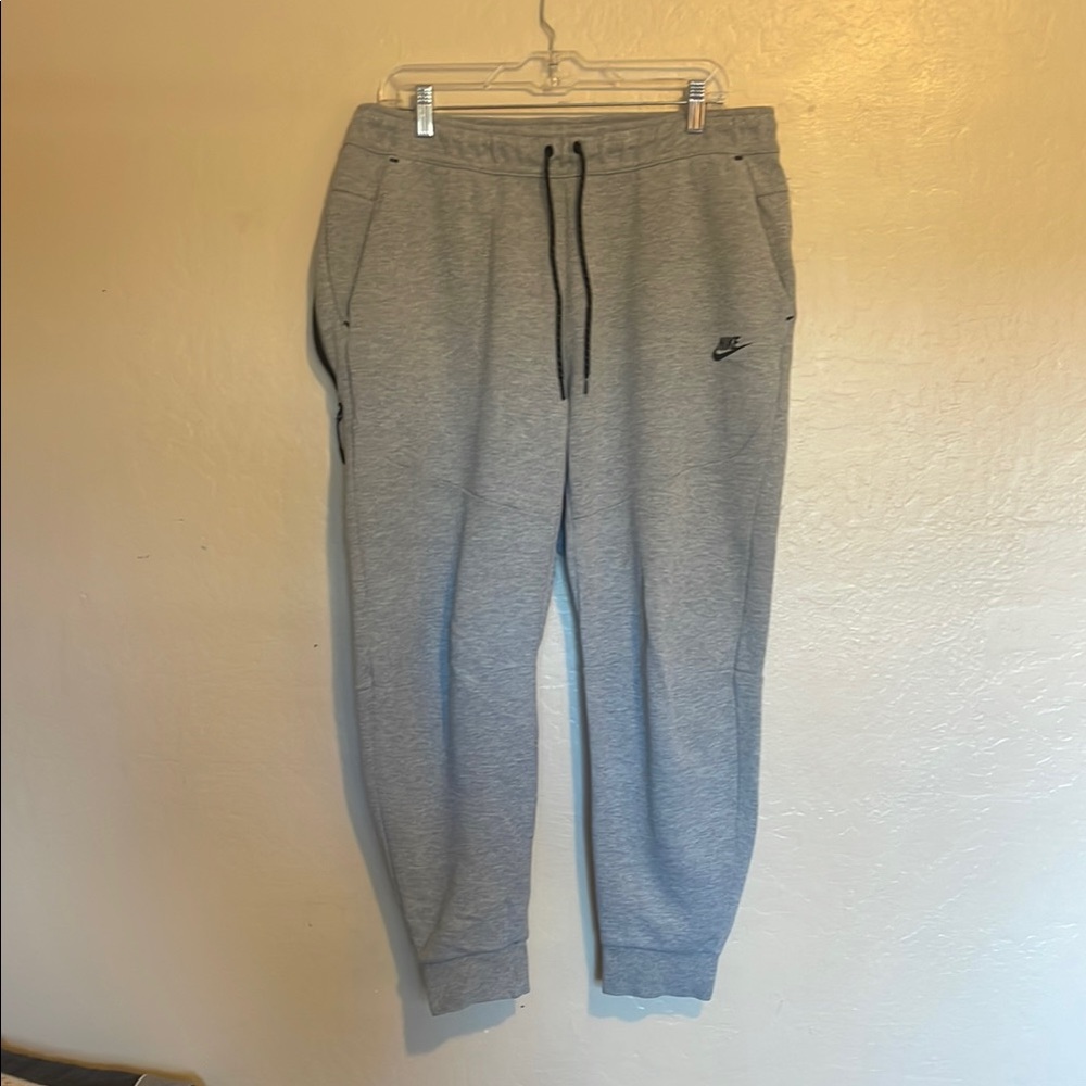 Nike Tech Fleece grey sweatpants